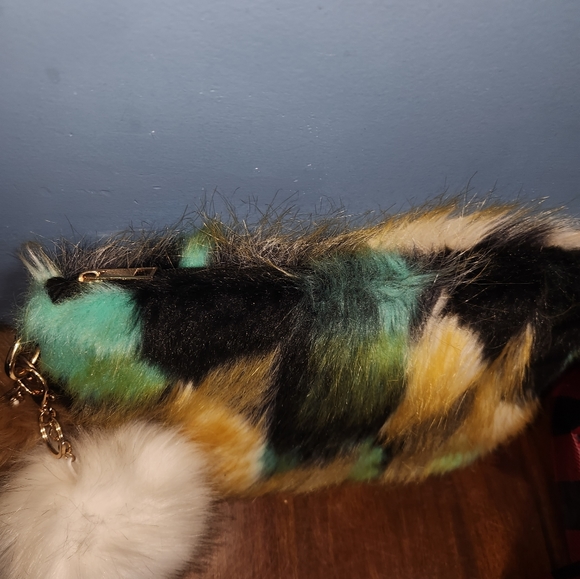 Faux fur clutch bag / cosmetic bag - green/black/yellow - large size - 12x10 - Picture 3 of 7